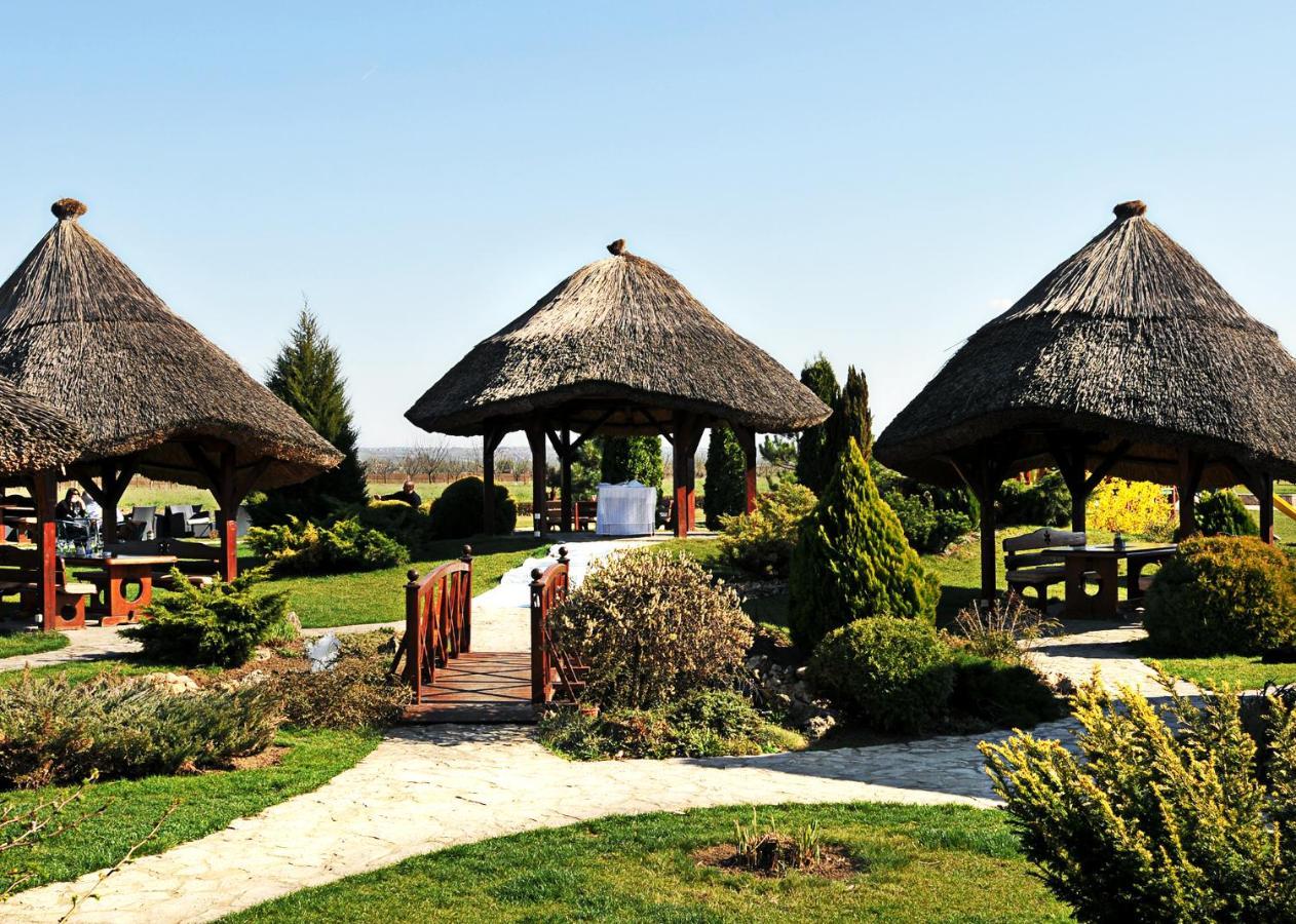 S Club Resort Hotel Aqua Park And Spa Belgrade Exterior photo