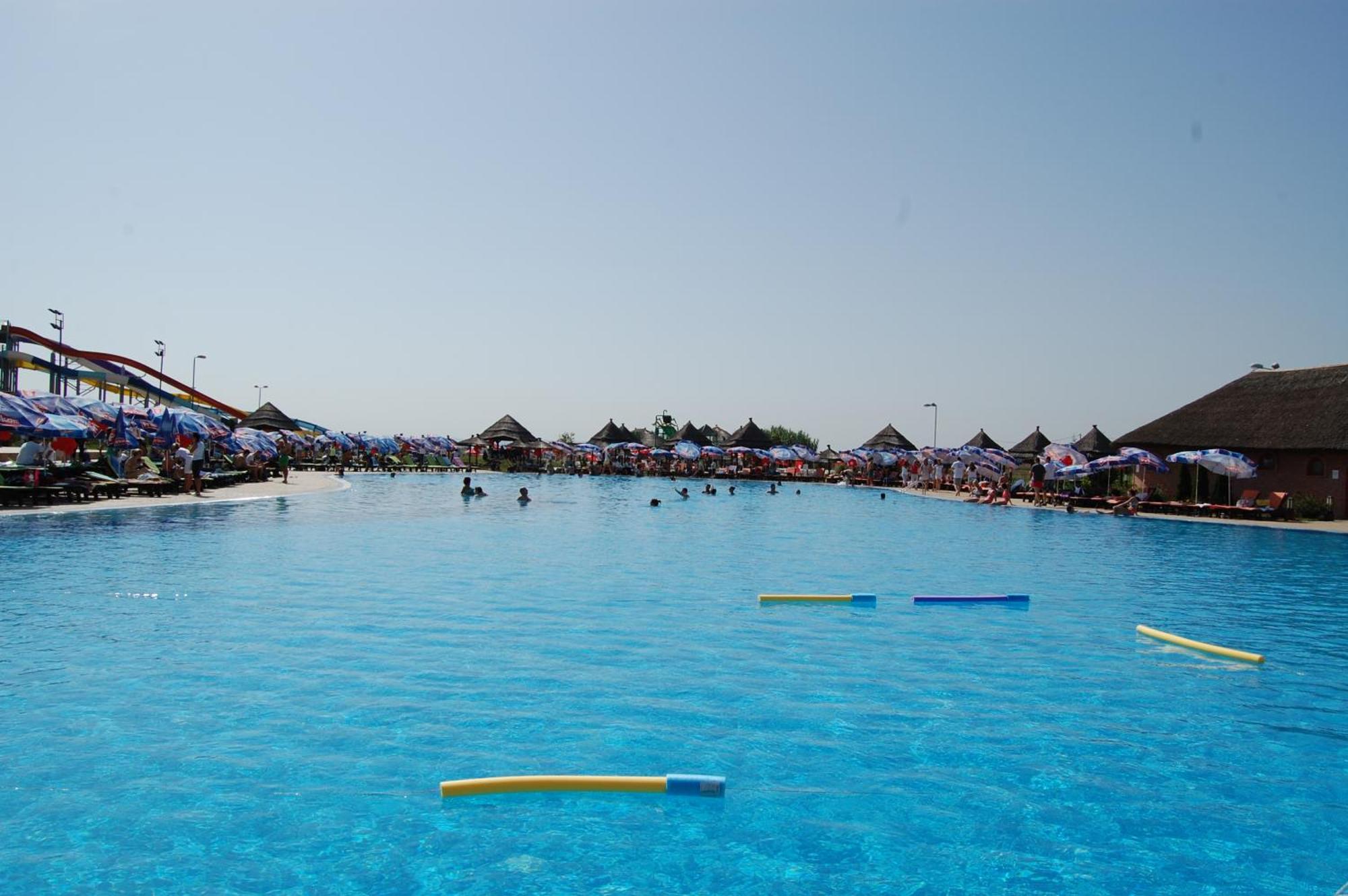 S Club Resort Hotel Aqua Park And Spa Belgrade Exterior photo