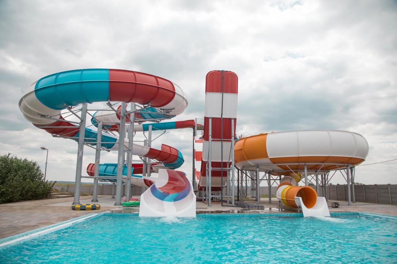 S Club Resort Hotel Aqua Park And Spa Belgrade Exterior photo