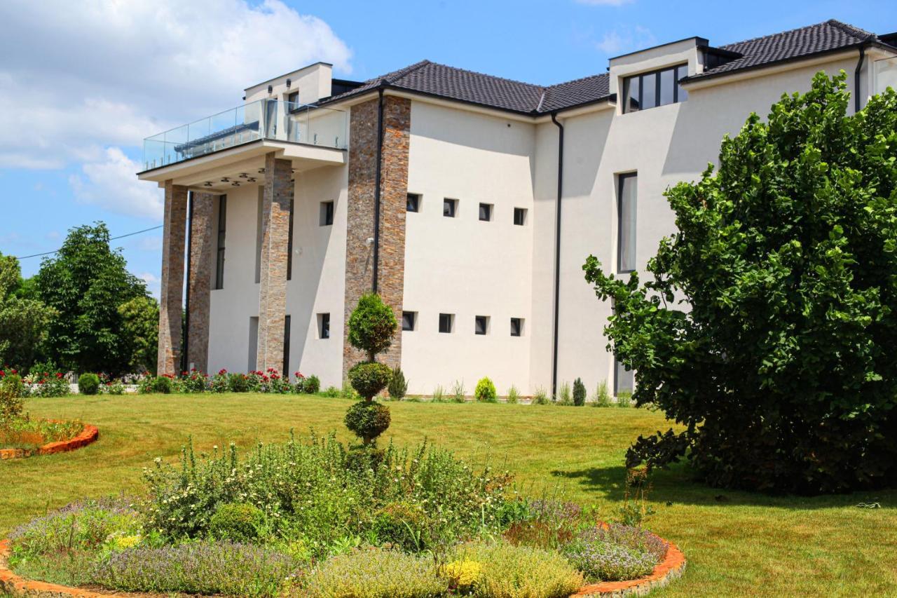 S Club Resort Hotel Aqua Park And Spa Belgrade Exterior photo