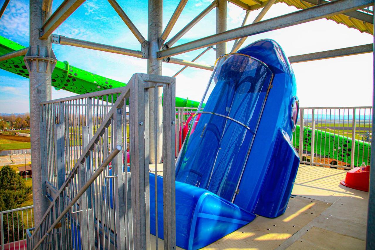 S Club Resort Hotel Aqua Park And Spa Belgrade Exterior photo