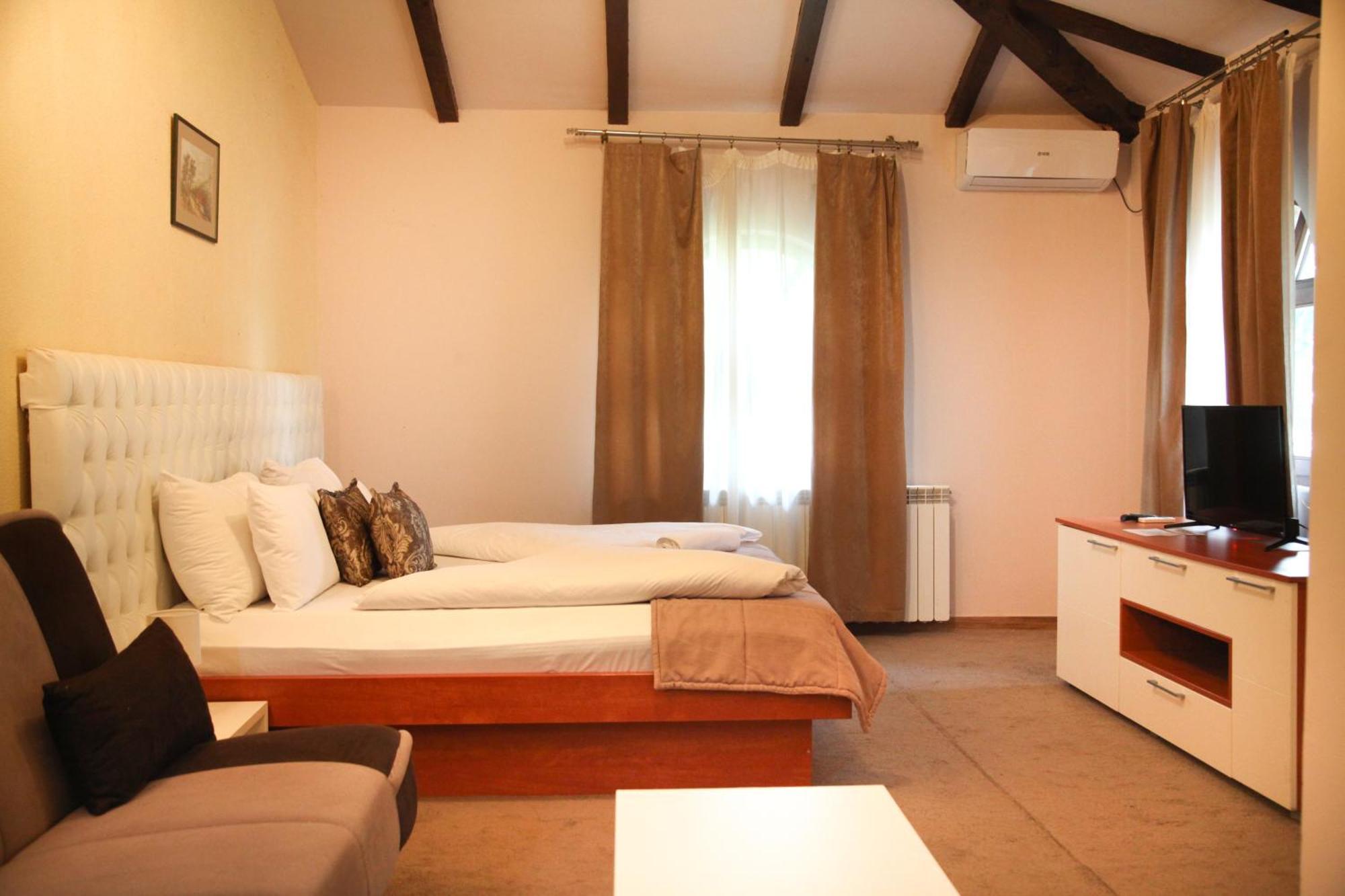 S Club Resort Hotel Aqua Park And Spa Belgrade Room photo